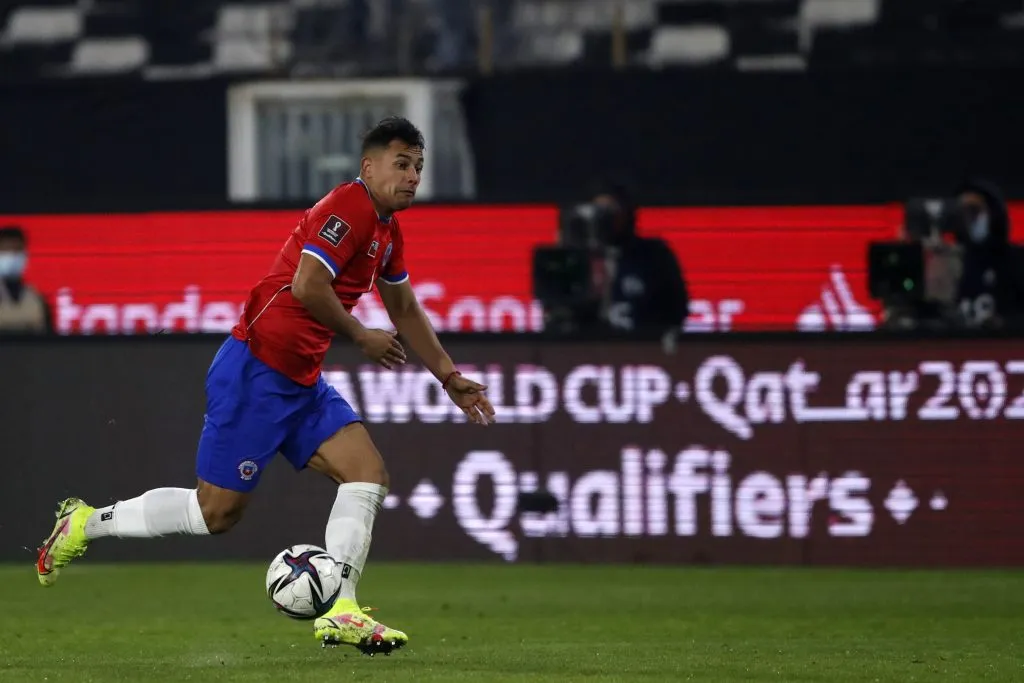 Iván Morales jugó ante Brasil por la selección chilena. (Andres Pina/Photosport).
