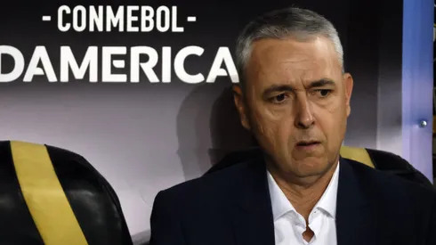 Tiago Nunes está muy complicado en la UC.