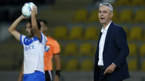 Tiago Nunes toma medidas en la UC.