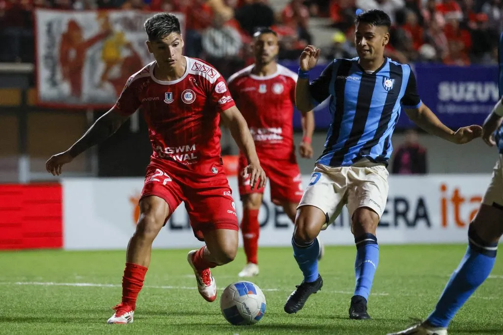 La Calera le quitó el inicto a Huachipato y escaló a la parte alta de la tabla de posiciones. Foto: Photosport.