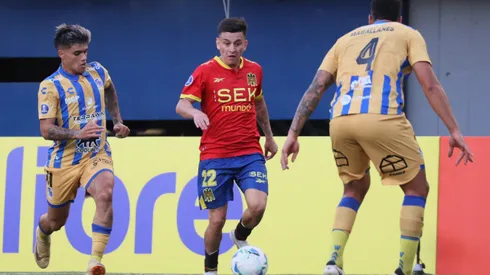 Arriba en una lista, abajo en otra. Everton es un amasijo de dudas.