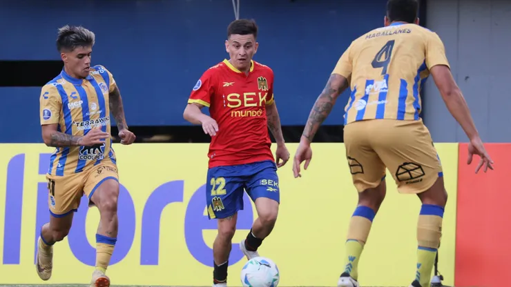 Arriba en una lista, abajo en otra. Everton es un amasijo de dudas.