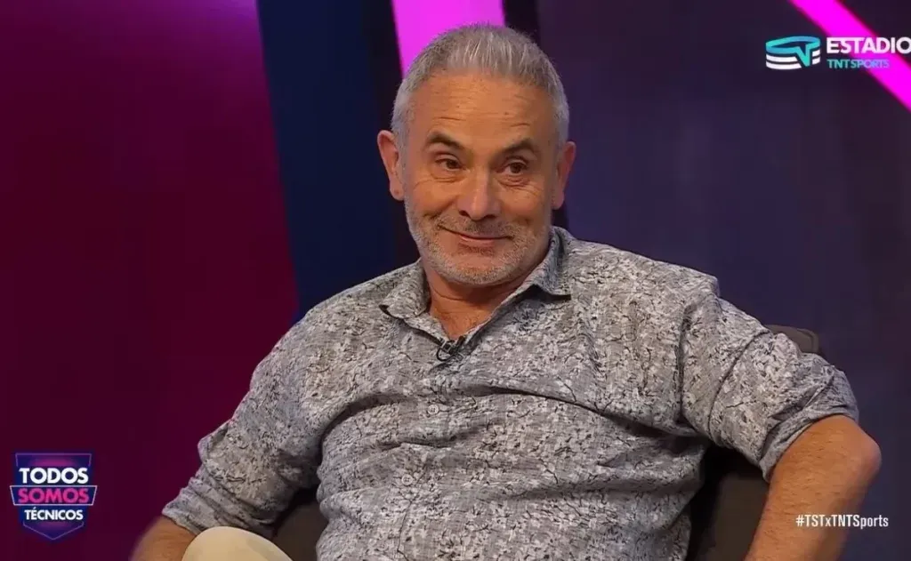 Juvenal Olmos se mantendrá en TNT Sports solo comentando en el programa de Todos Somos Técnicos. | Foto: Captura.