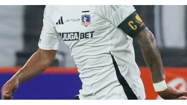 La salida de Esteban Pavez por problemas físicos provocó que Colo Colo tuviera un inesperado capitán ante Everton en los minutos finales del encuentro.
