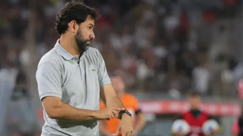 Gustavo Leal habría visto el sobre azul en Everton.