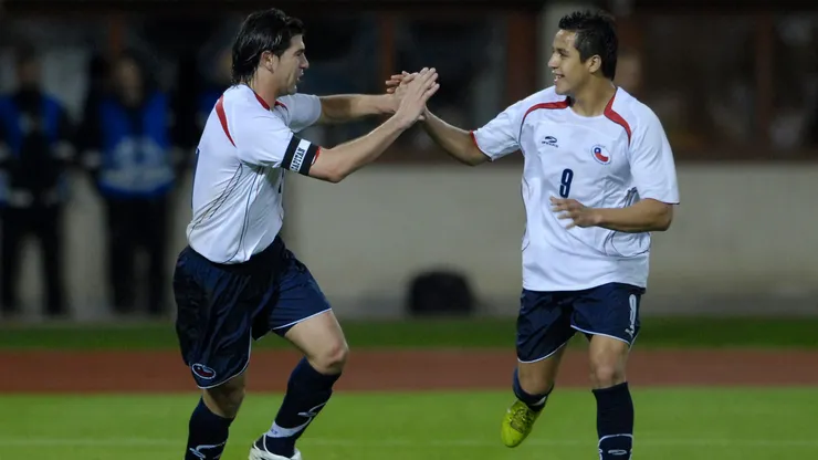 Marcelo Salas junto a Alexis Sánchez en su última etapa como jugador de la Roja.