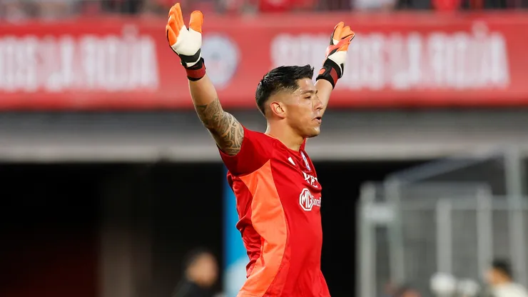 Suplencia de Brayan Cortés en Colo Colo complica a la Selección Chilena.