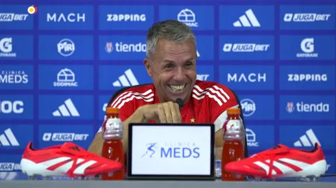 Gustavo Álvarez muestra su sonrisa por sus jugadores en la U.