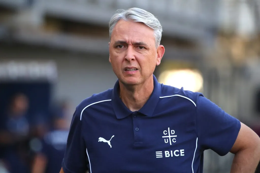 Tiago Nunes no ha podido levantar el nivel de Universidad Católica en este 2025. | Foto: Photosport.