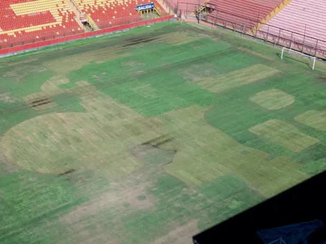 ¡Impactante acusación por el pasto del estadio Santa Laura!