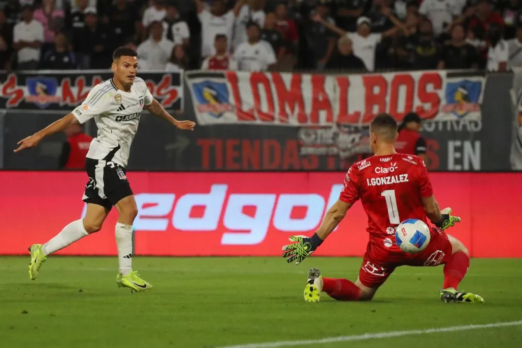 Lucas Cepeda definió así para el 2-0 albo ante los Ruleteros. (Jonnathan Oyarzun/Photosport).