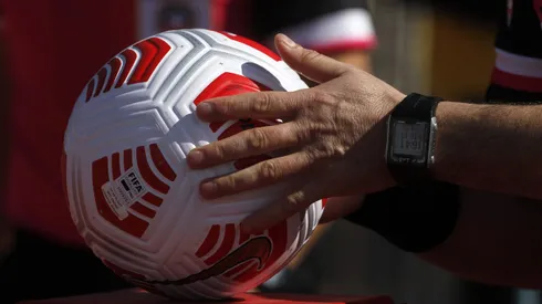 El balón no rueda con total normalidad en el fútbol chileno. Ni la Segunda División se salva.