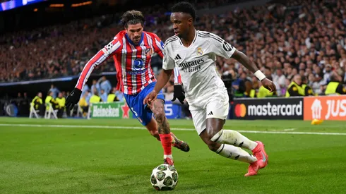 Rodrigo De Paul y Vinícius Júnior en Real Madrid vs Atlético de Madrid, en la ida de los octavos de final de la UEFA Champions League.