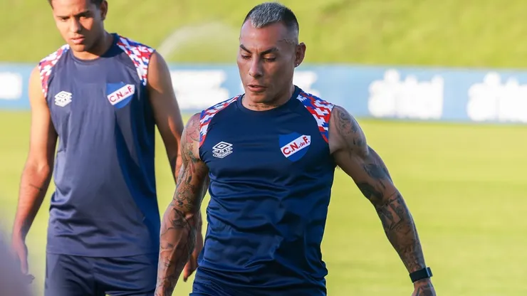 Eduardo Vargas tiene contrato con Nacional hasta diciembre del 2027.