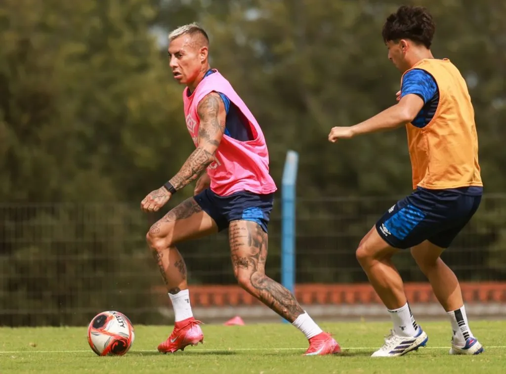 Eduardo Vargas firmó con Nacional de Uruguay hasta diciembre de 2026 (Club Nacional de Football)