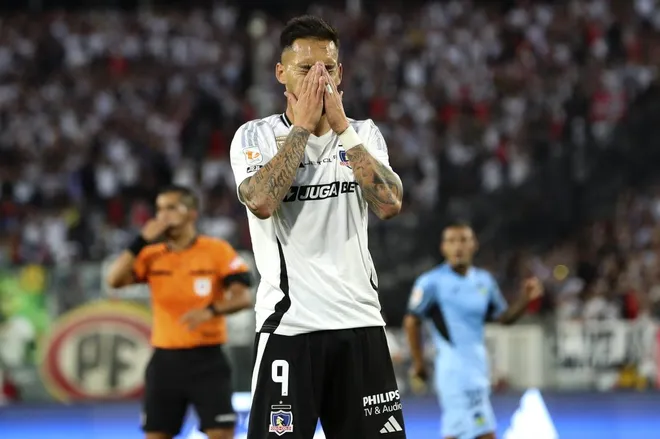 Correa arrastra tres partidos sin marcar en Colo Colo