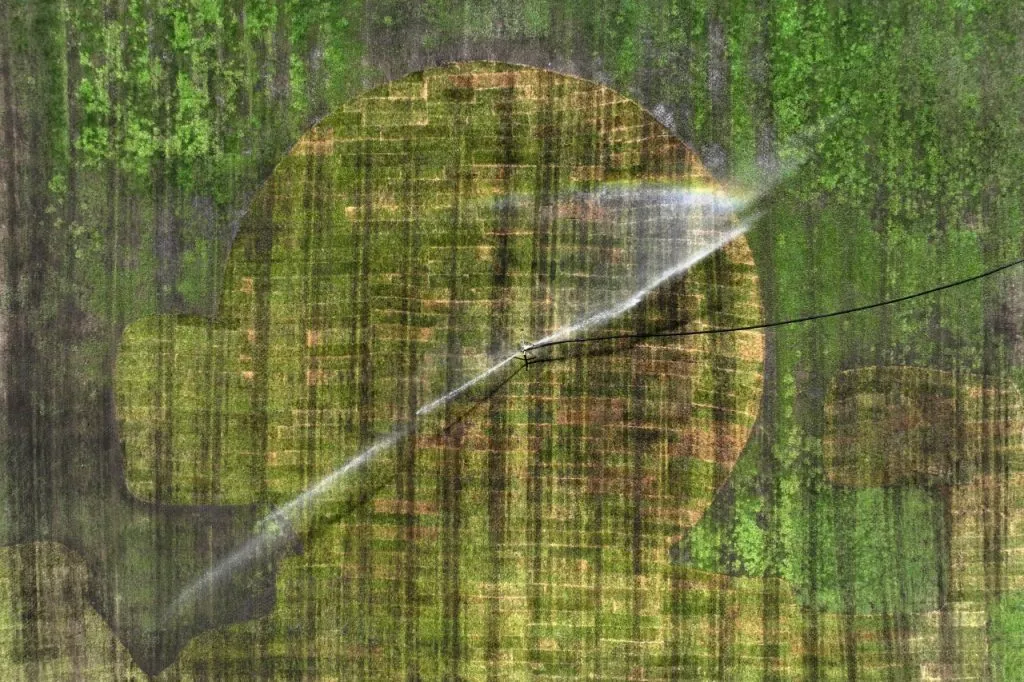 El detalle del daño a la cancha del Santa Laura (Photosport)