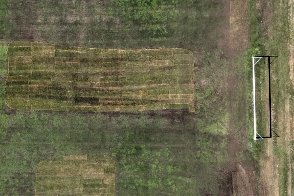 El detalle del daño a la cancha del Santa Laura (Photosport)