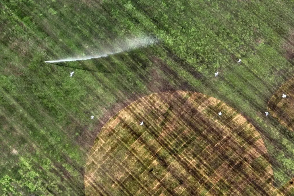El detalle del daño a la cancha del Santa Laura (Photosport)