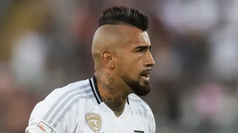 Arturo Vidal de Colo Colo durante un partido de la Liga de Primera.