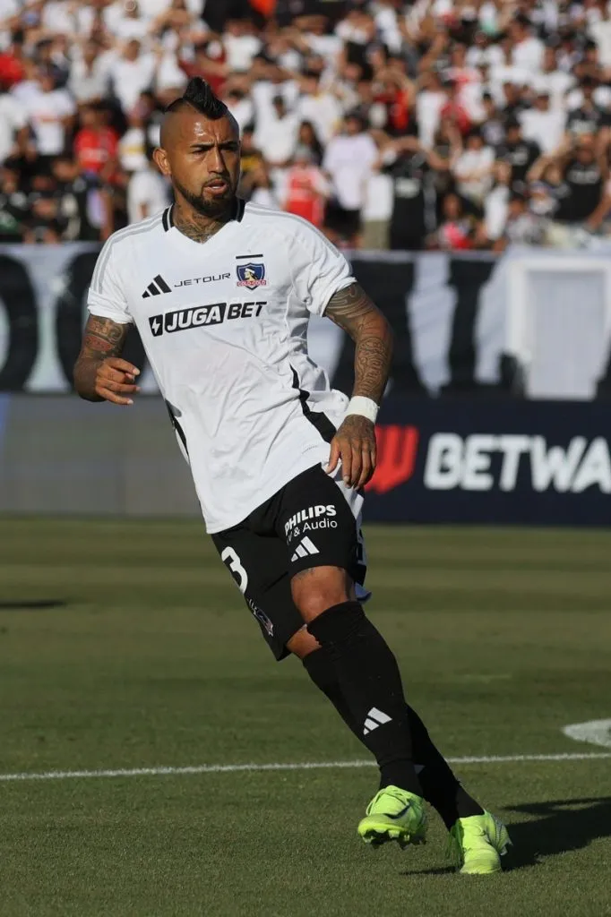 Arturo Vidal durante el partido amistoso contra Racing el 18 de enero de 2025