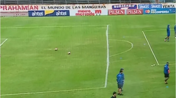 Las curiosas líneas que se trazaron en un partido del fútbol uruguayo.