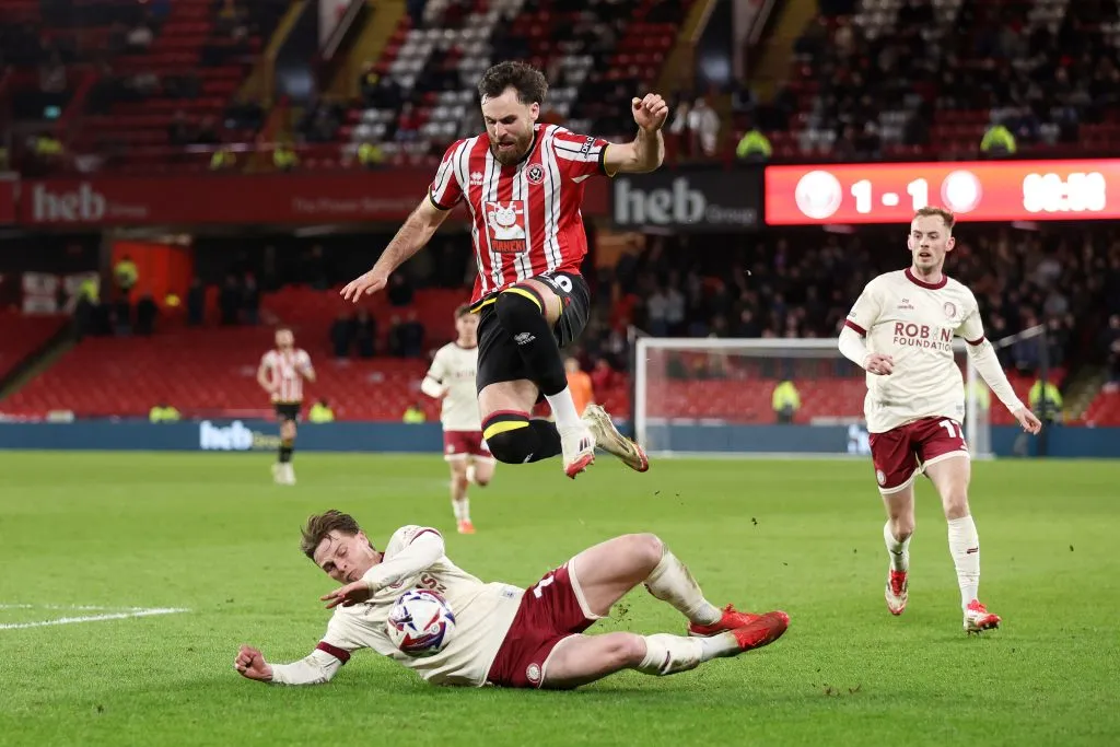 Ben Brereton jugó todo el partido y estuvo en la pelea del Sheffield United con Bristol. Foto: Getty Images.