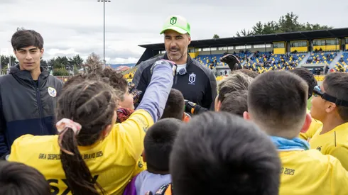 Claudio Bravo comenzó de forma oficial su gira de despedida del fútbol chileno.