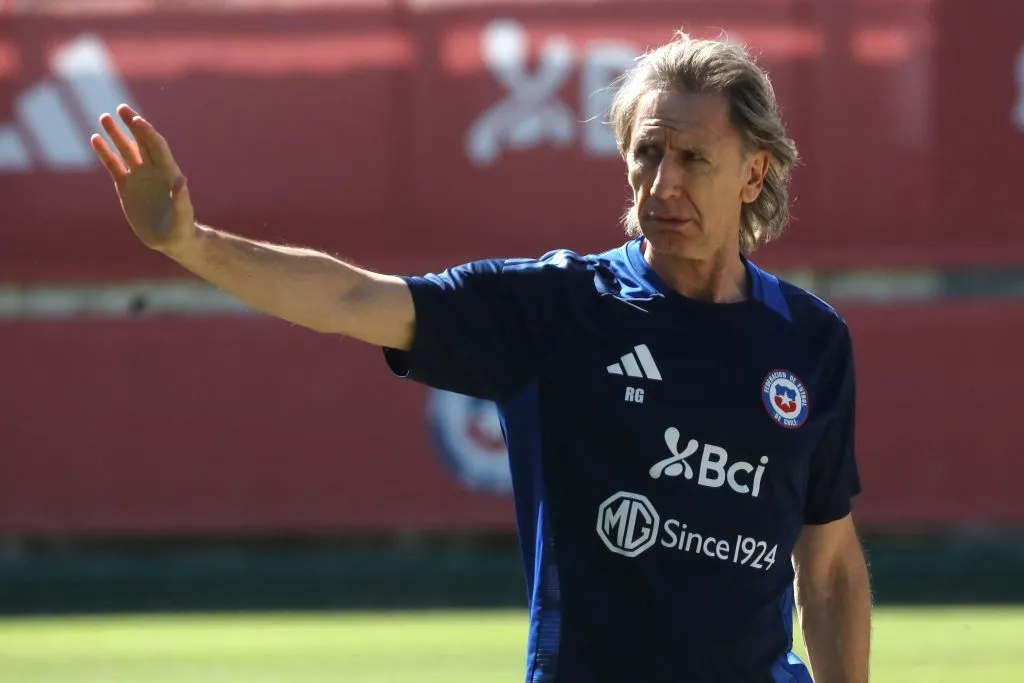 El Tigre Gareca estuvo en Pinto Durán con algunos seleccionados este 13 de marzo. (Javier Salvo/Photosport).