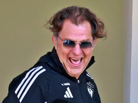 ¡Mosa llega al Monumental sin cuello ortopédico tras agresión!