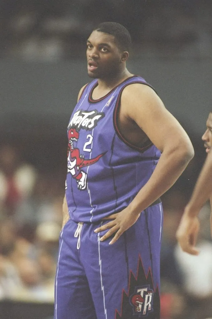 Oliver Miller de los Toronto Raptors en 1997 (Getty Images).
