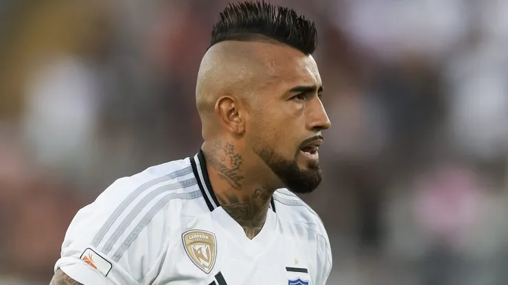 Arturo Vidal jugando por Colo Colo.