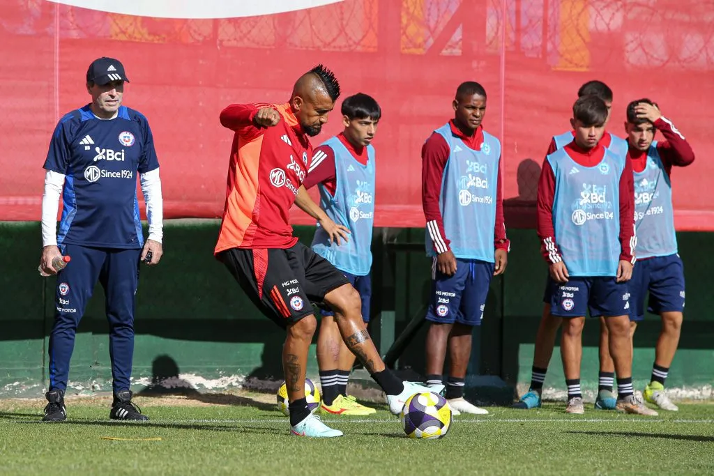 Arturo Vidal comenzó los trabajos con Chile, donde buscará sumar los minutos que no ha tenido en Colo Colo. Foto: Comunicaciones FFCh.