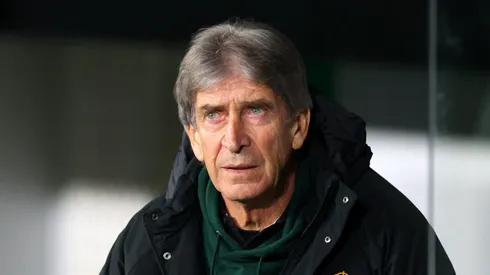 SEVILLE, SPAIN - FEBRUARY 02: Manuel Pellegrini, Head Coach of Real Betis, looks on prior to the LaLiga match between Real Betis Balompie and Athletic Club at Estadio Benito Villamarin on February 02, 2025 in Seville, Spain. (Photo by Fran Santiago/Getty Images)