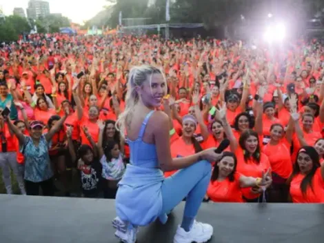 Entrega kits Women’s Night Out: Coté López diseñó la polera