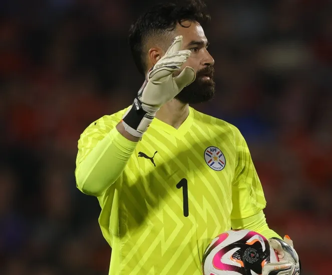 Carlos Coronel se queja porque en Paraguay no lo quieren