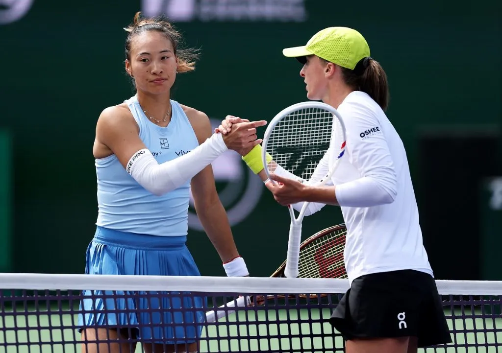 Iga Swiatek tras su victora ante Qinwen Zheng en Indian Wells 2025 (Getty Images).