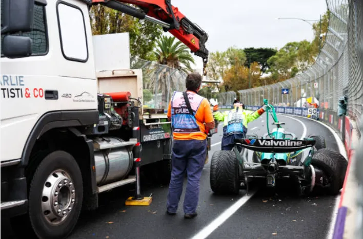 Así quedó el auto de Fernando Alonso en Albert Park. (Foto: Getty Images).