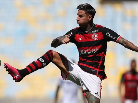 Erick le muestra el Pulgar a Gareca: campeón con Flamengo