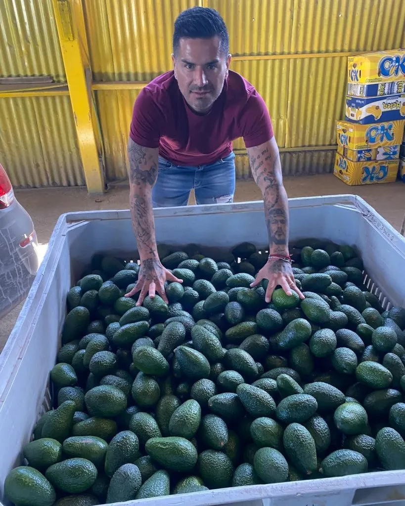 Kike Acuña vende paltas en la actualidad