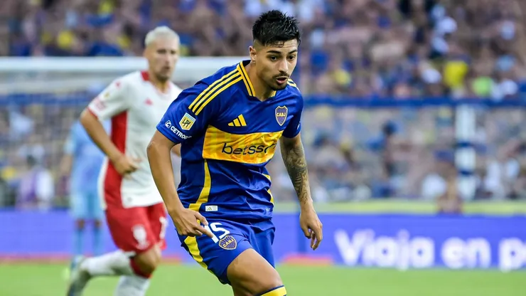 Alarcón fue operado este lunes y estará al menos dos meses fuera de las canchas.