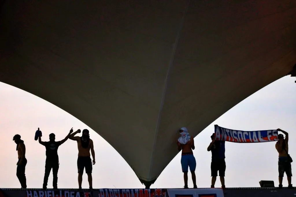 Estos hinchas pueden perjudicar a U de Chile en la Liga de Primera 2025 (Photosport)