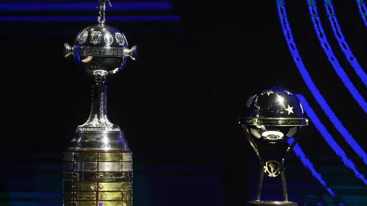 Los trofeos de Copa Libertadores y Sudamericana (Getty Images)