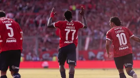 El colombiano marcó un gol, fue ovacionado y se rindió a los pies del "10" que lo asistió.