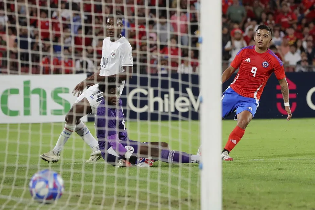 Nicolás Guerra le anotó tres goles al cuadro centroamericano en un amistoso. (Felipe Zanca/Photosport).