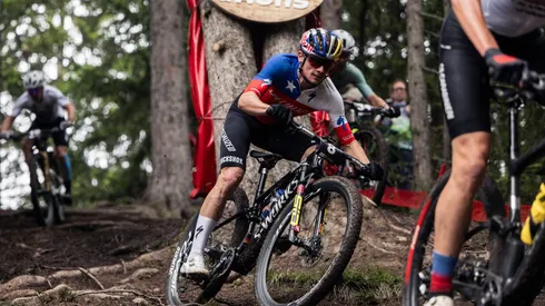 Martín Vidaurre deslumbra en importante competencia disputada en Chile.