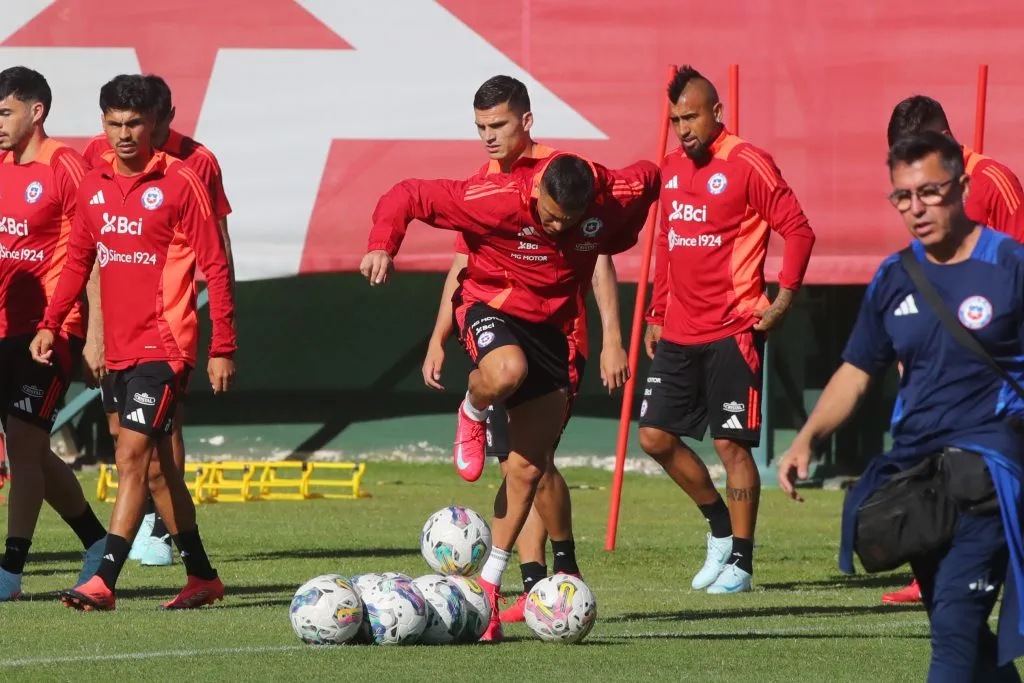 La Roja sigue los entrenamientos antes del partido ante Paraguay en las Eliminatorias. Foto: Jonnathan Oyarzun/Photosport