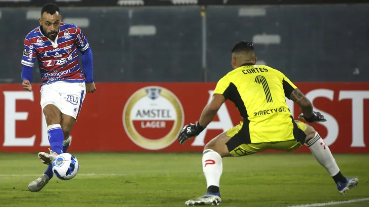 Solo uno de los duelos entre Colo Colo y Fortaleza podrá ser visto gratis en Chile.