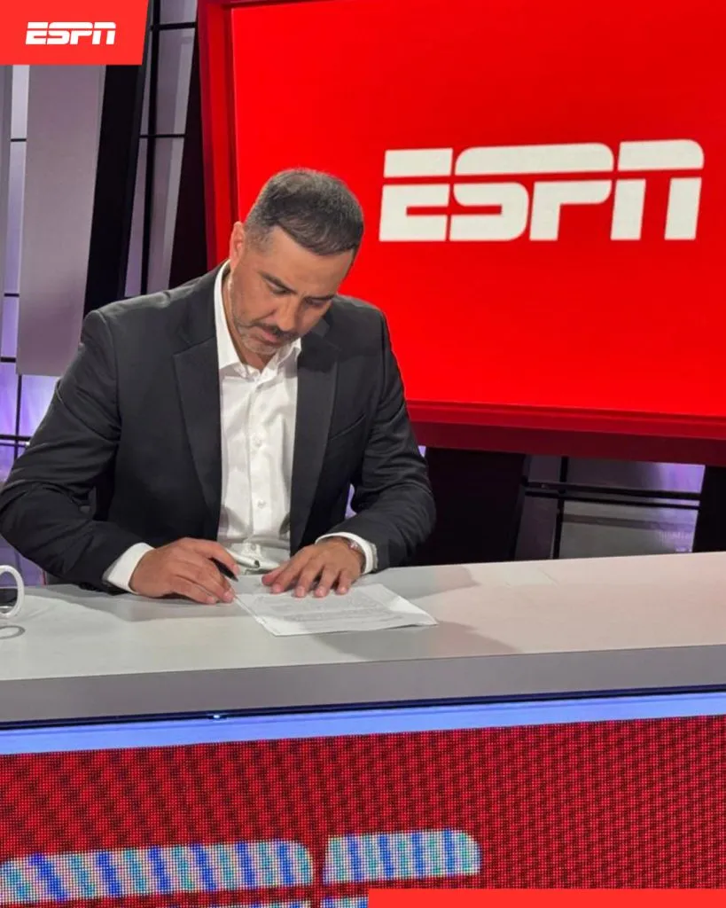 Claudio Bravo es nuevo refuerzo de ESPN Chile