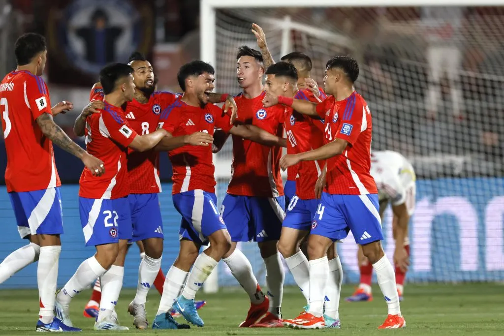 Chile va con formación estelar a enfrentar a Paraguay. Foto: Photosport.